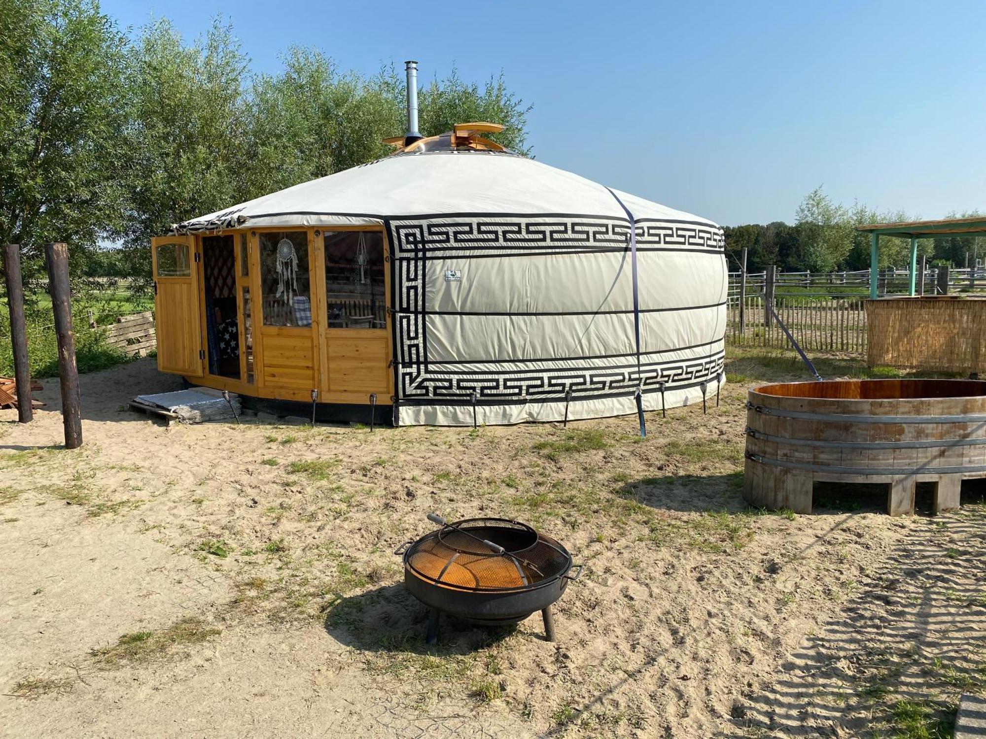 Luxe Yurt Hotel Koudekerke Buitenkant foto